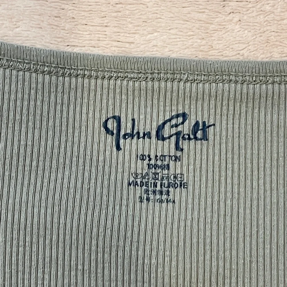 NWOT Brandy Melville/John Galt Zelly Short Sleeve Top - Picture 2 of 4